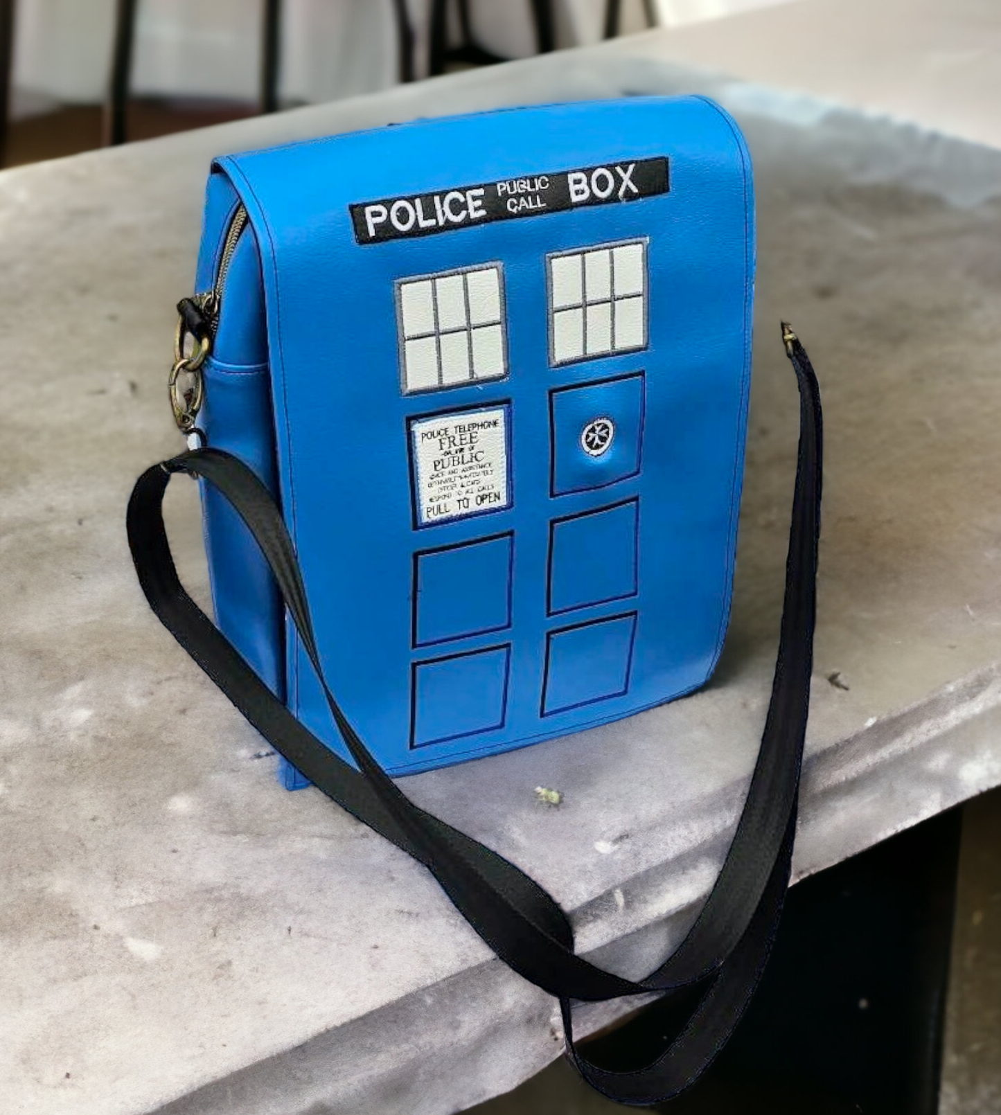 Phone Booth Messenger