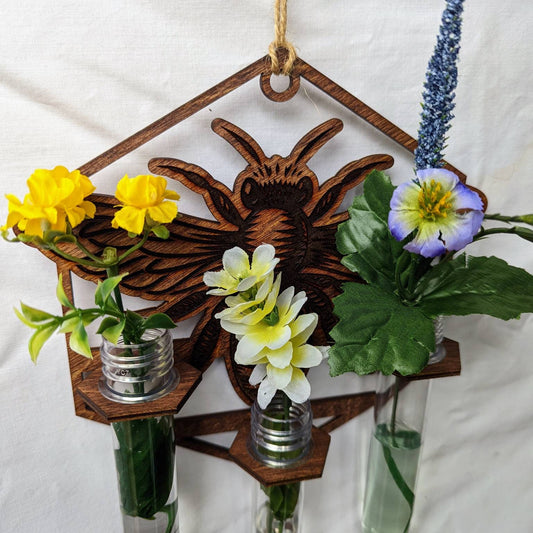Honeybee wall hanging propagation station. Minimalist gift for mom. Gift for sister. Hanging vase. Wildflower, small House plants bees